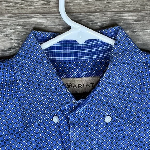 Ariat Button Down Blue Shirt Men's Medium Box Rose Pattern Long Sleeve Button Up - Picture 6 of 8